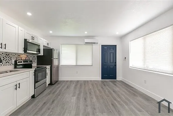 6125 SW 40th Ct #1 — Photo 12