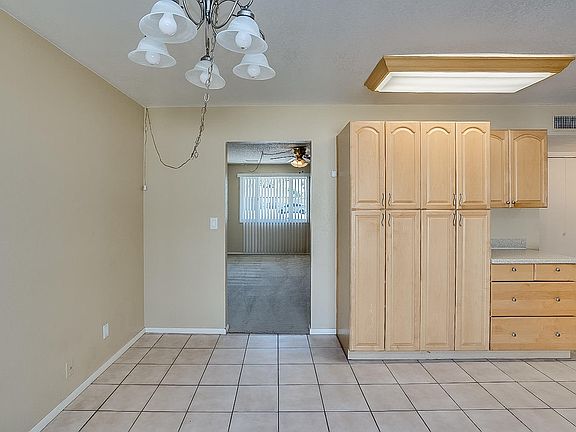 5th image of 1056 W Heather Dr