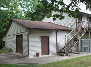 921 E Pequot Ln, Hope, MI 48628