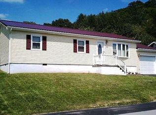 263 Lakeland Dr, Bluefield, WV