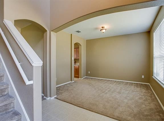 3rd image of 3697 Laurel Crossing Dr