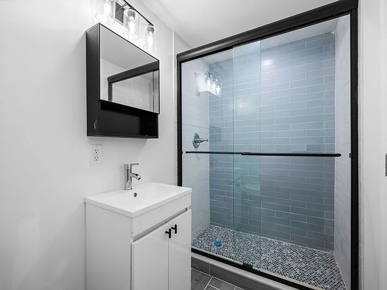 Australian Pines Apartments — Photo 12