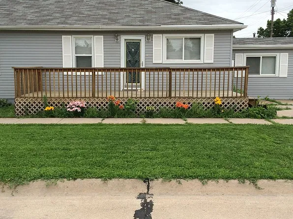 412 E G St, North Platte, NE 69101