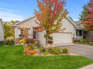 1086 Beaver Creek Pkwy, Maplewood, MN 55119