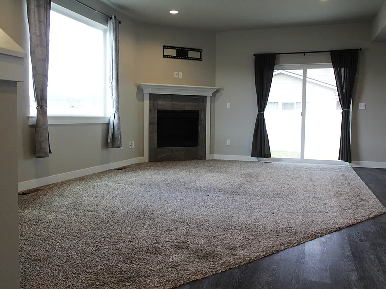 2238 2nd St SE — Photo 4
