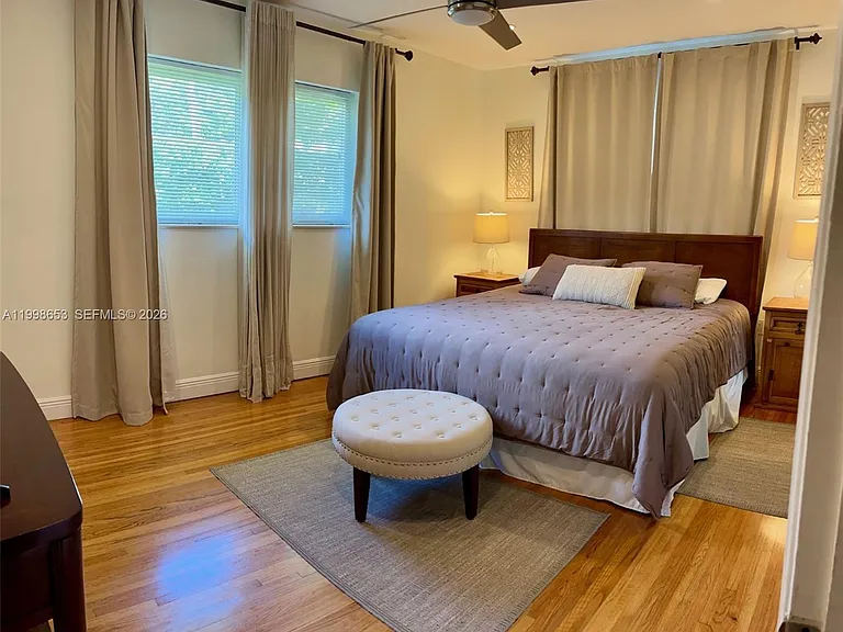 411 Alesio Ave — Photo 16