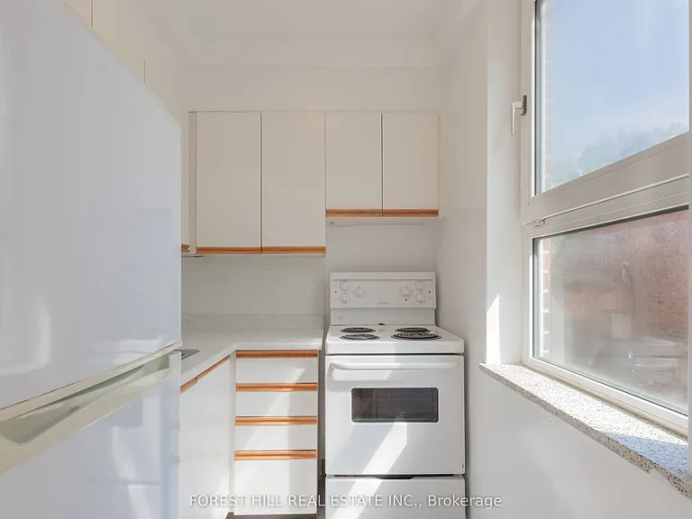 291 Avenue Rd #507 — Photo 10