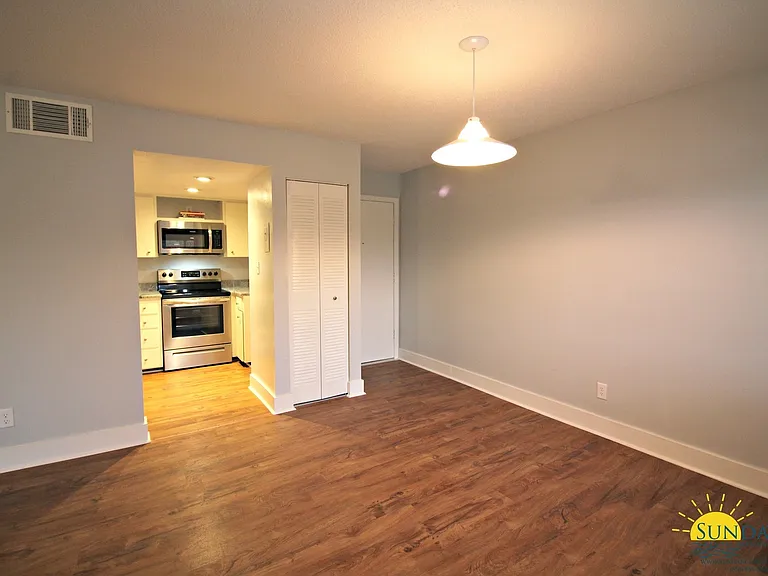 101 Old Ferry Rd #35D — Photo 4