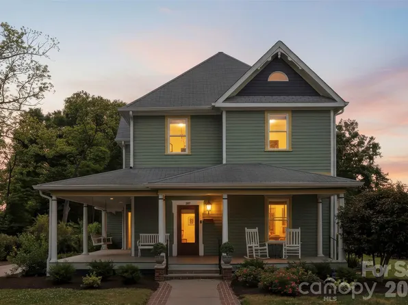 207 W Academy St, Cherryville, NC 28021