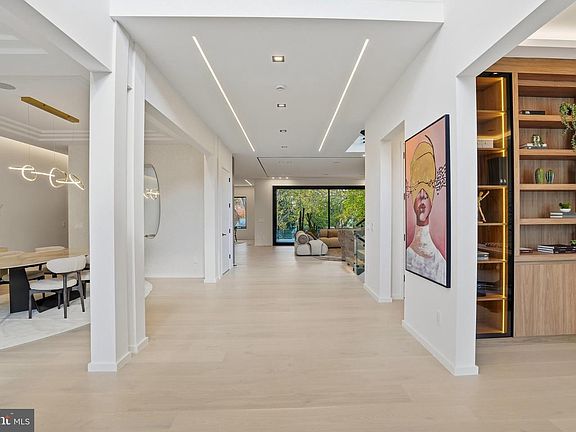 5th image of 9408 Old Courthouse Rd