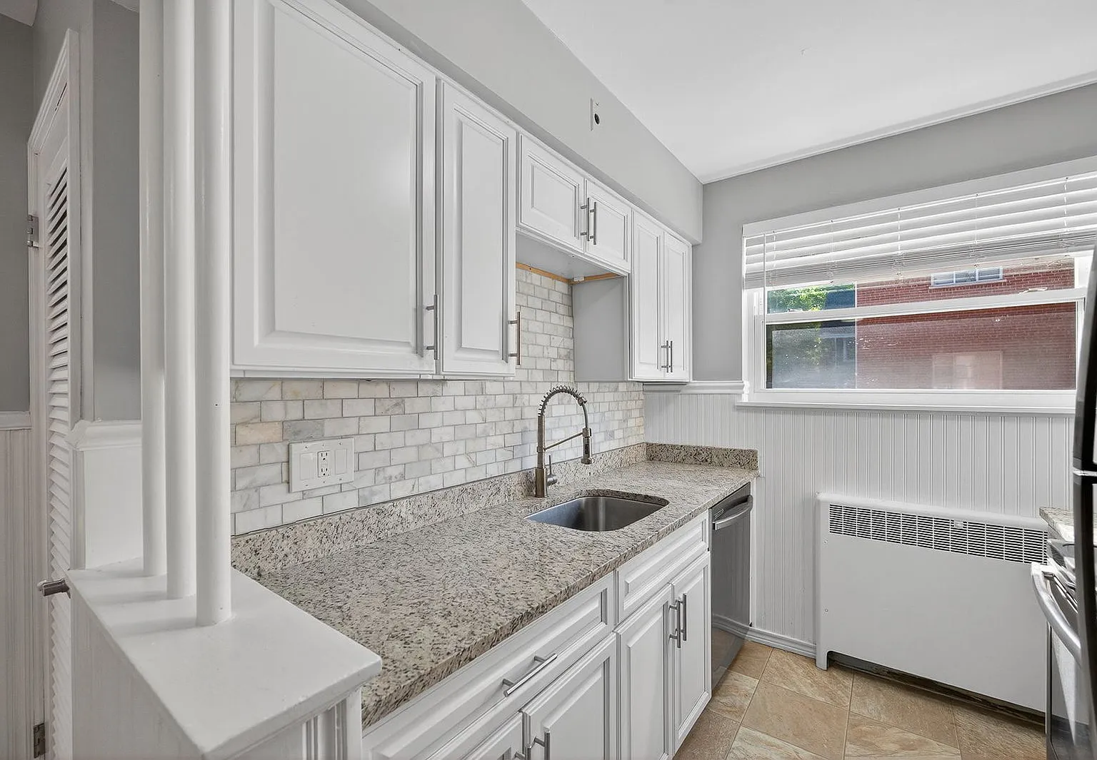 1 bed, 1.0 bath, 800 sqft, $1,210 — Photo 2