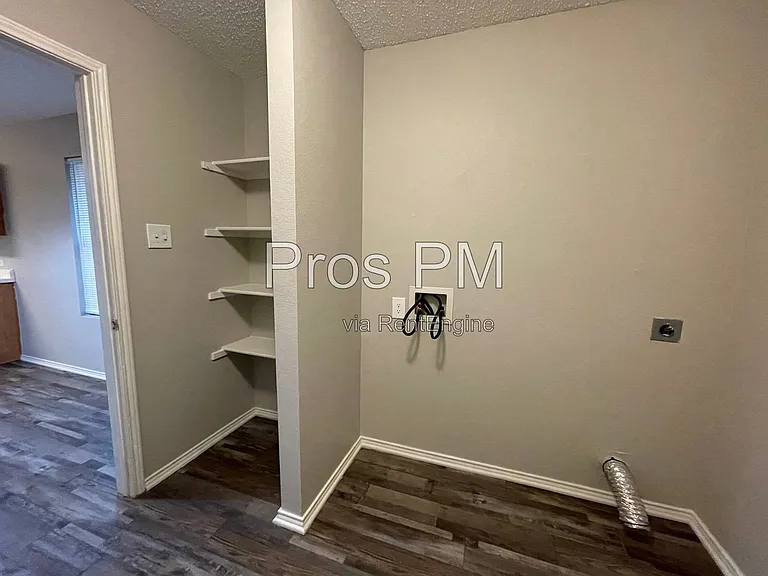 5013 Waterford Dr — Photo 10