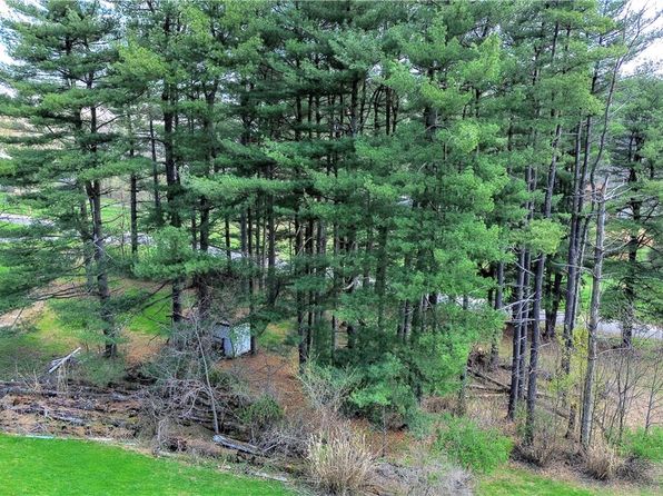10 Spruce Ave, Fredericktown, PA 15333