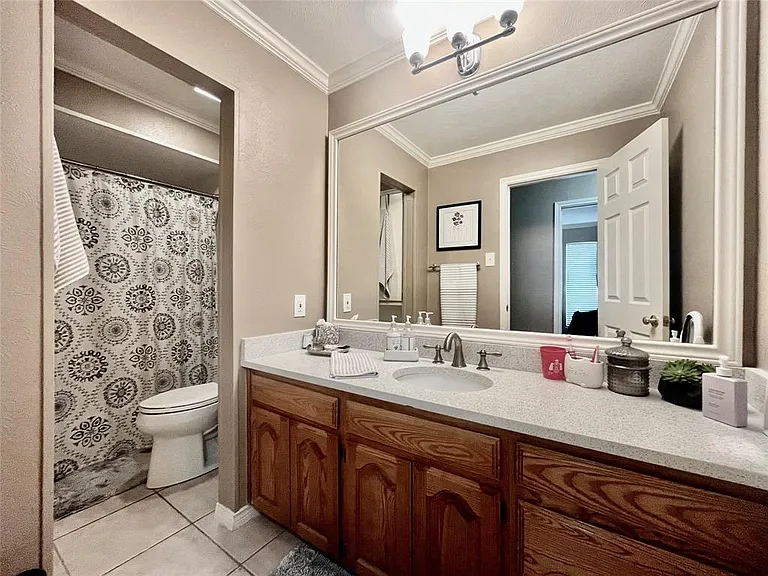 15542 Earlport Cir — Photo 13