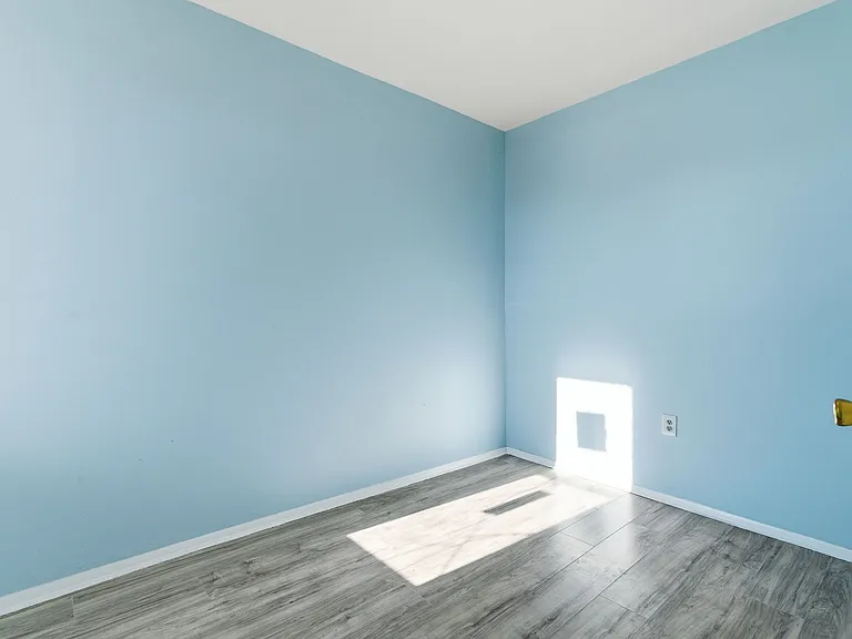 2236 W Firth St — Photo 19