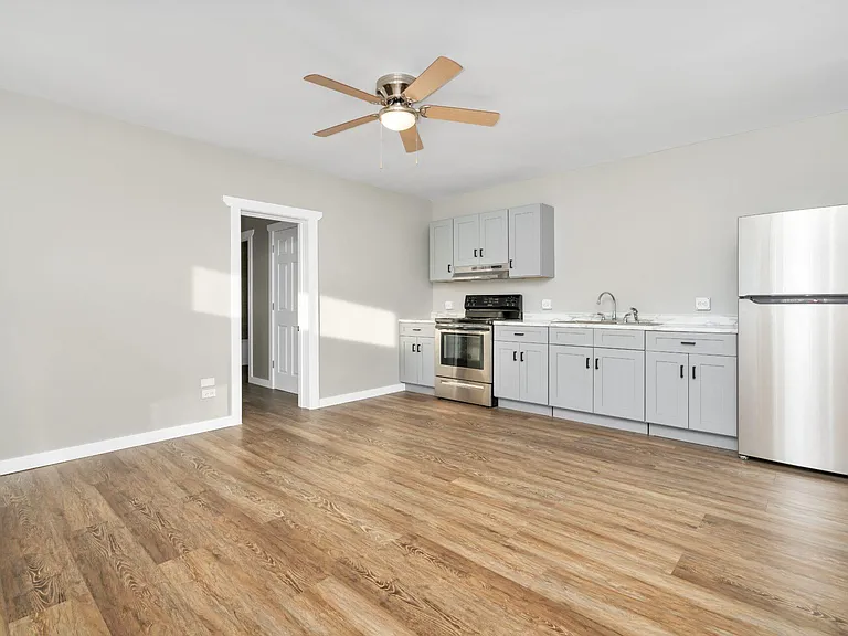 1136 W Kennedy Rd #3 — Photo 7