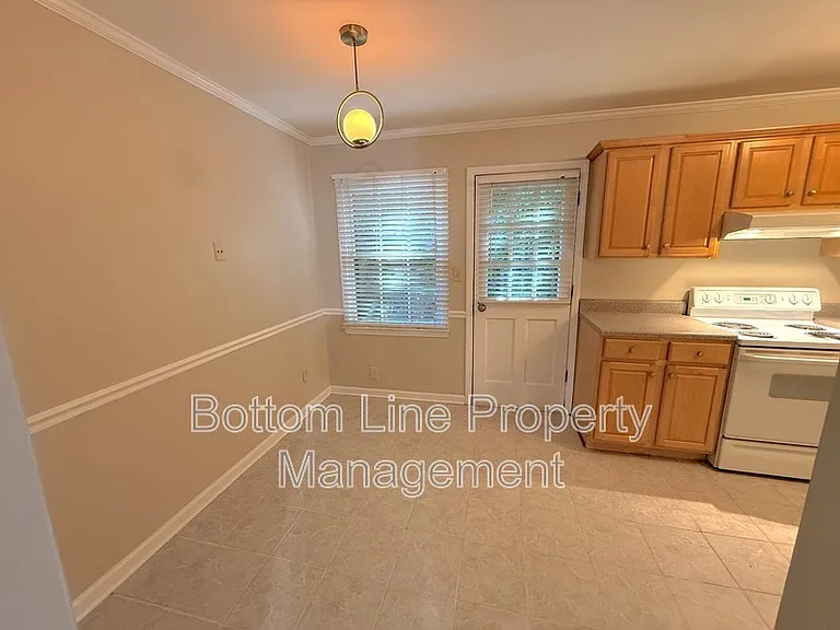 2336 Kenmore Ave #H — Photo 5