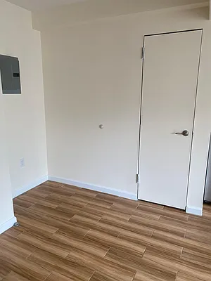 Rented by 18 REALTY | media 7