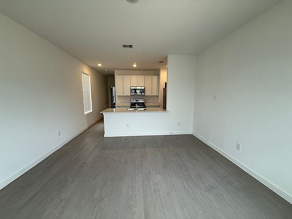 2nd image of 16518 Texas Palmetto Way