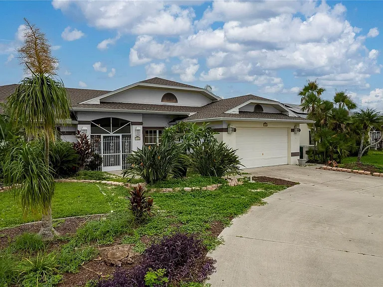23420 Peachland Blvd — Photo 14