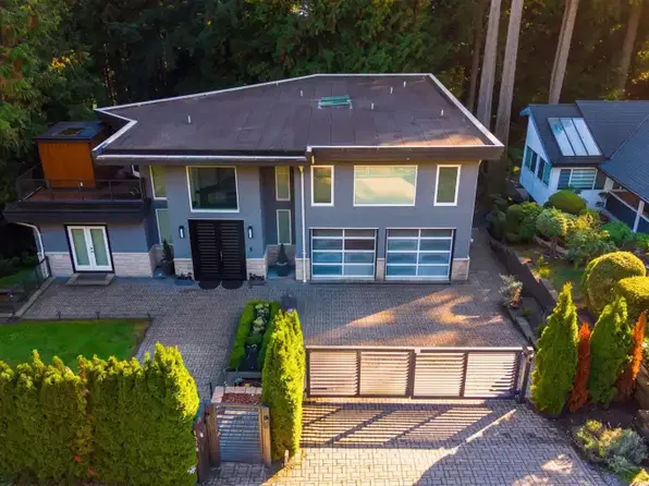 1370 Camridge Rd #1A, West Vancouver, BC V7S 2M8