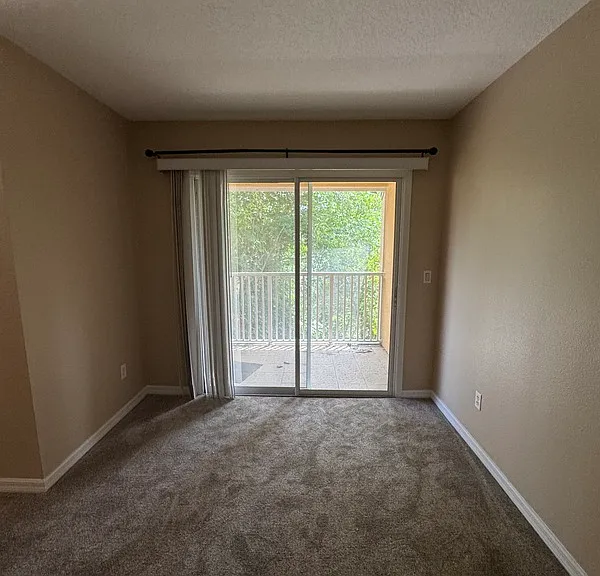 839 Assembly Ct — Photo 36
