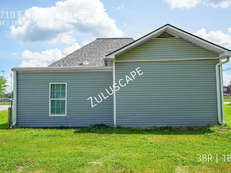 1710 E Division St — Photo 17