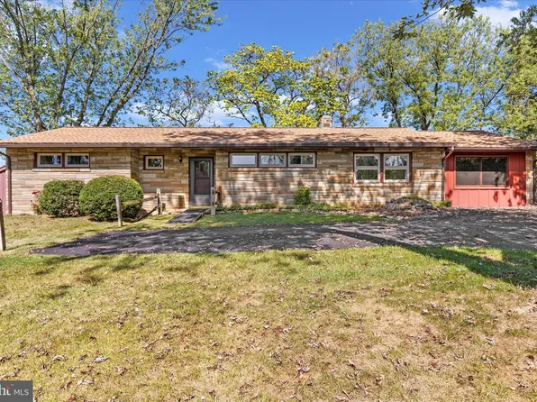 1418 Blue Mountain Pkwy, Harrisburg, PA 17112