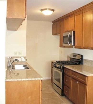 3rd image of 3673 Park Dr APT 3