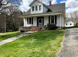 411 College St #1/2, Marion, VA 24354