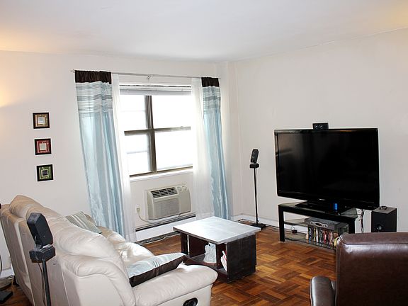 5th image of 505 Central Park Ave APT 301