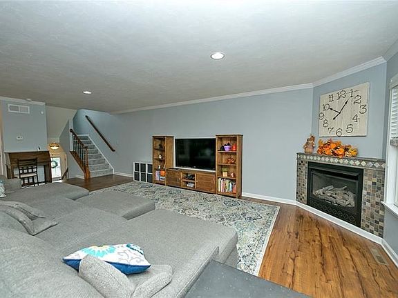 5th image of 1004 Saint Andrews Ct