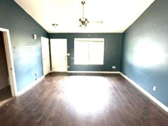 3rd image of 107 Ridgecrest Way