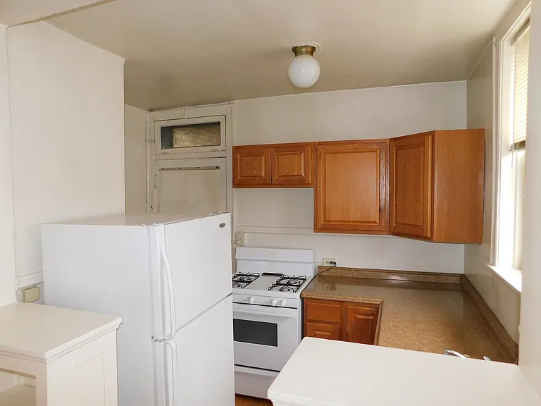 2542-62 Prairie Ave — Photo 4