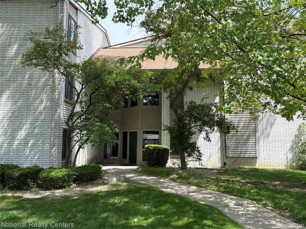31993 W Twelve Mile Rd Unit 309, Farmington, MI 48334