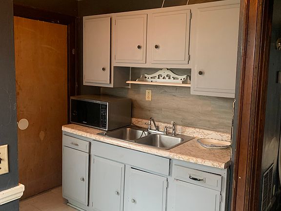 4th image of 326 & 328 View Ave #328