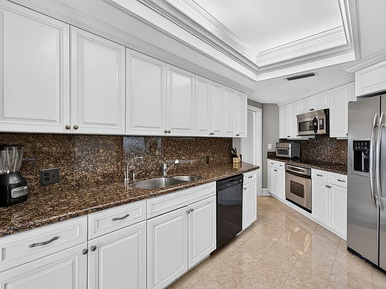 300 SE 5th Ave #6160 — Photo 11