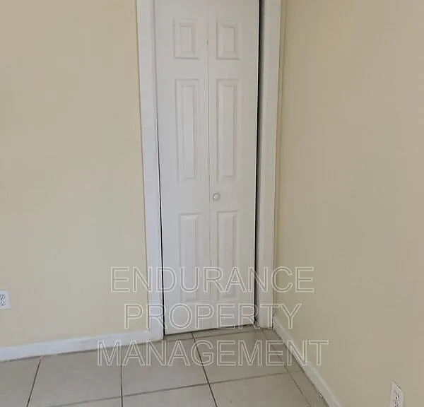 624 W 2nd St — Photo 12