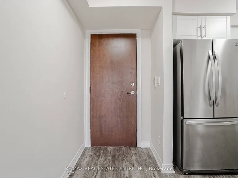 310 Burnhamthorpe Rd W #1704 — Photo 11