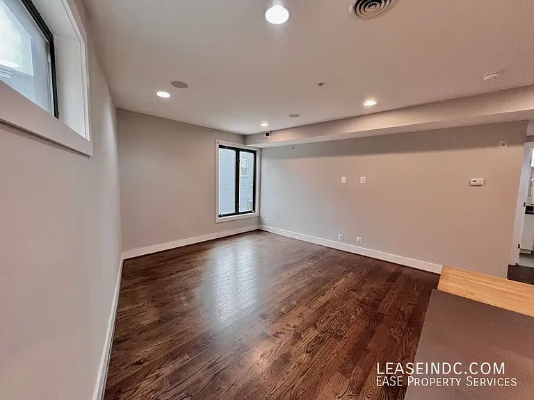 1839 6th St NW #4 — Photo 7