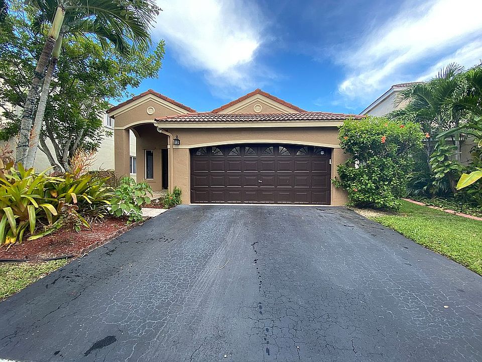 1st image of 794 San Remo Dr