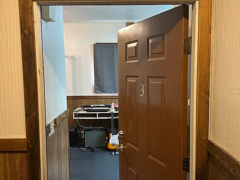 400 Sumner St #3 — Photo 6
