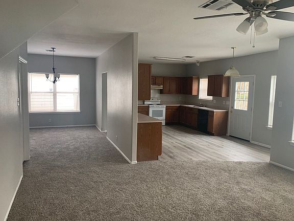 4th image of 4324 Southeast Dr