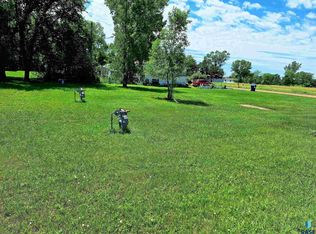 N Douglas St, Salem, SD 57058