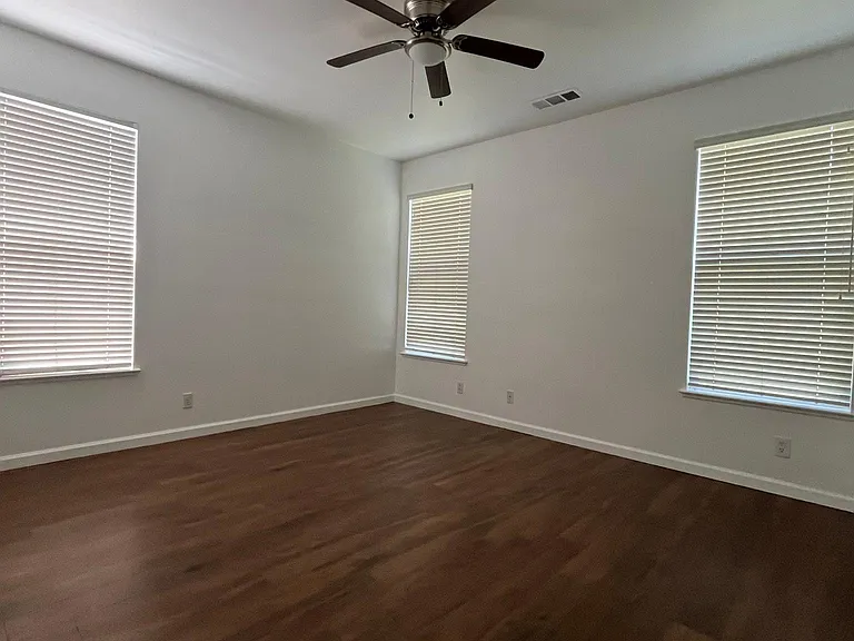 1361 Tide Dr — Photo 7