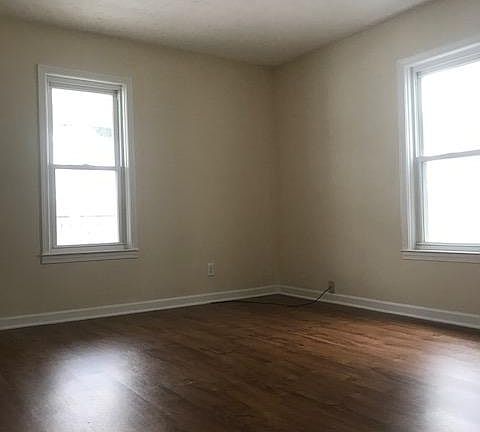 3rd image of 741 Washington Ave