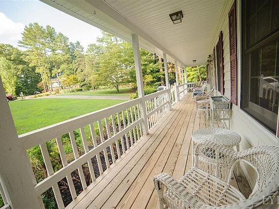 4th image of 1055 Whispering Pines Cir