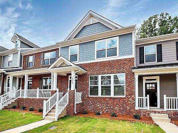 3rd image of 2009 Laurel Village Cir #2009
