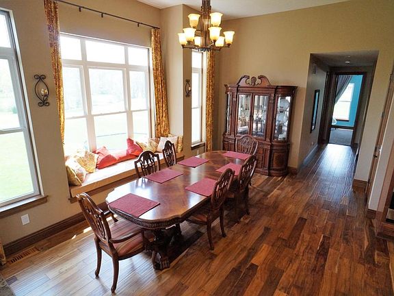 4th image of 6095 Fairway Dr NW