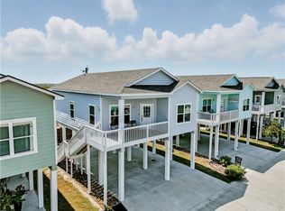 110 N Nautica, Rockport, TX 78382